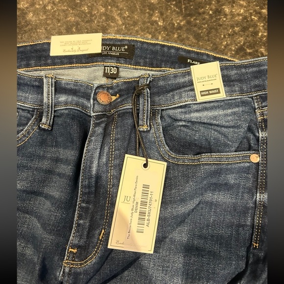 New with tags Judy Blue Dark Blue Flare Jeans - Picture 5 of 5